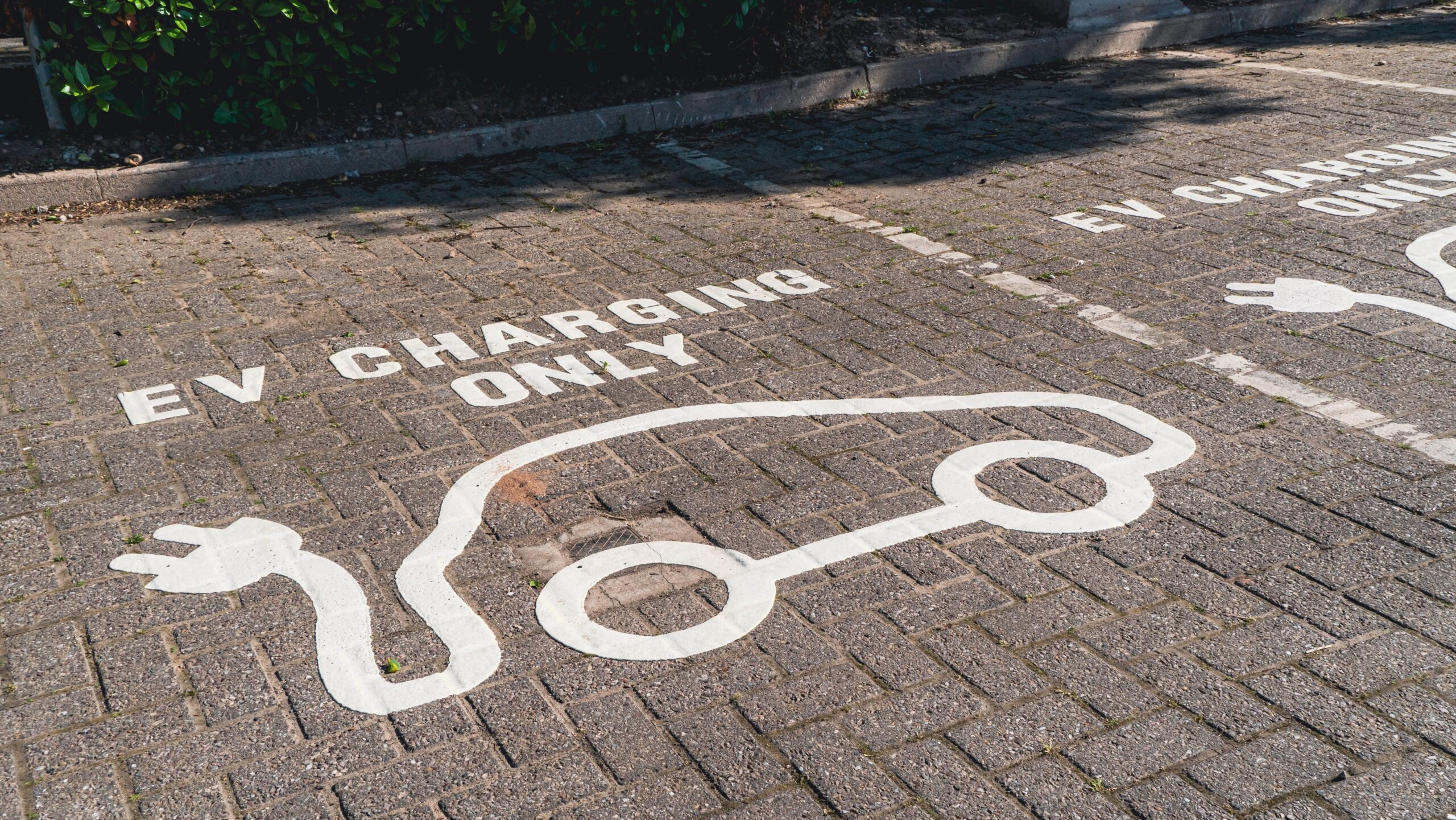 Future-Proofing Multifamily EV Charging with the Right Partner